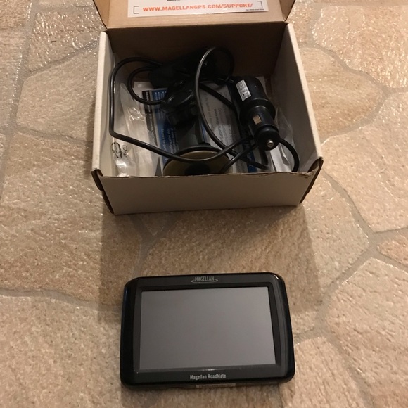 Magellan GPS - Picture 4 of 8